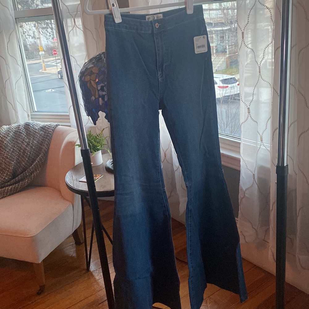 Free People - Just Float on Flare Jeans - NWT - Picture 5 of 8